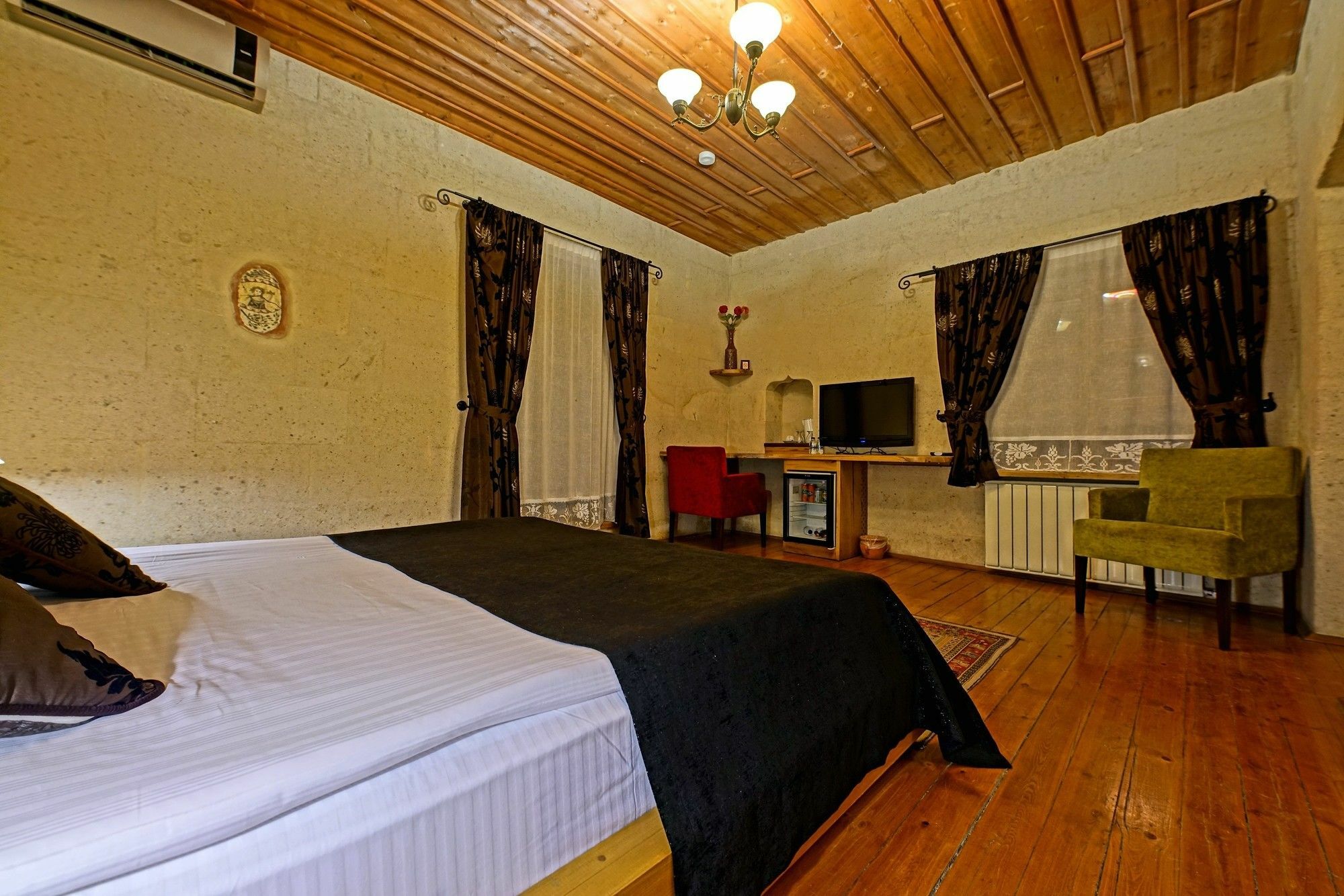 אוצ'יסר La Casa Cave Hotel מראה חיצוני תמונה